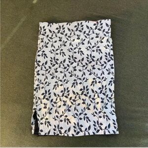 Silk Satin Gray Grey Floral Pencil Form
Fitting Club Skirt